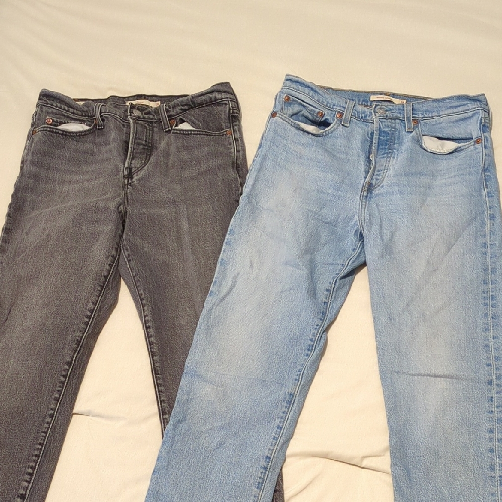 Levi's Women's Straight Leg Jeans in Gray and Light Blue